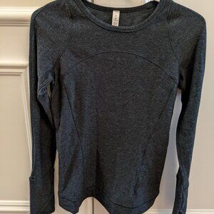 Lululemon women's green long sleeve top in size 6